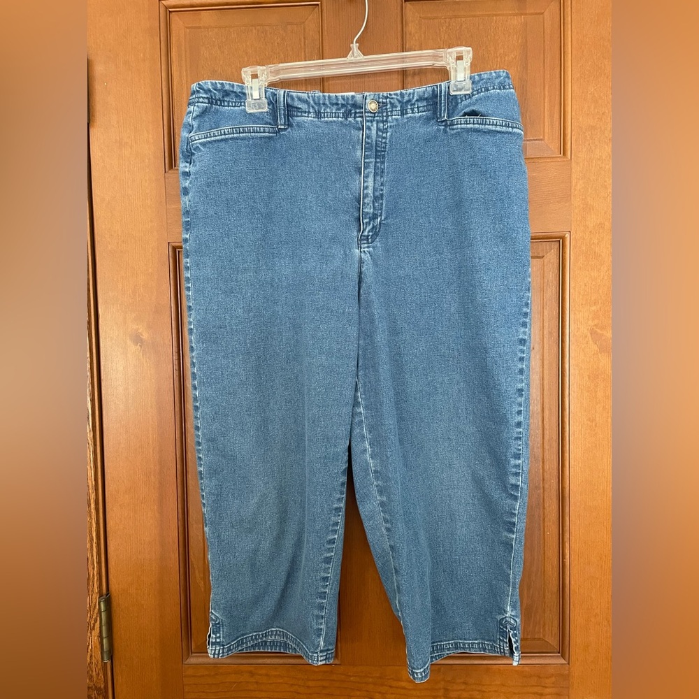 Villager Liz Claiborne Blue Stretch Capris Cropped Jeans Sz 16